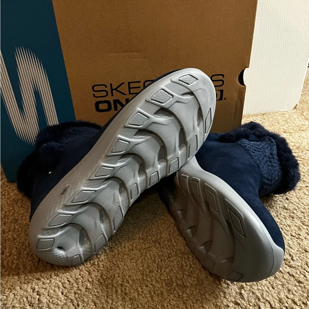 Skechers/On The Go City/NWT Women's Navy Boots Water Repellent size 7 - Picture 3 of 7